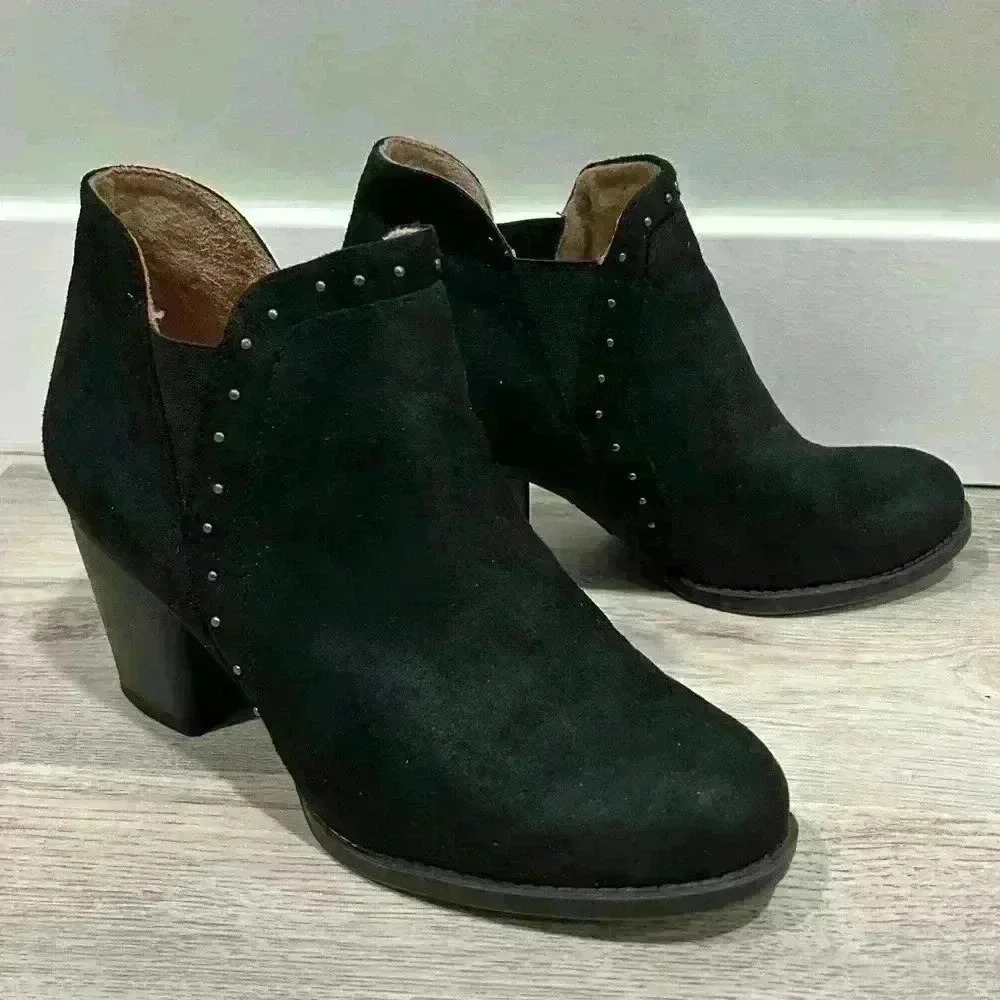 Naturalizer Soul Faux Suede Black Studded Booties Heeled Ankle Boots Size 7W - Picture 5 of 8